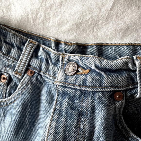 Vintage Levi’s 512 Slim Fit Straight Leg Jeans - Picture 5 of 6